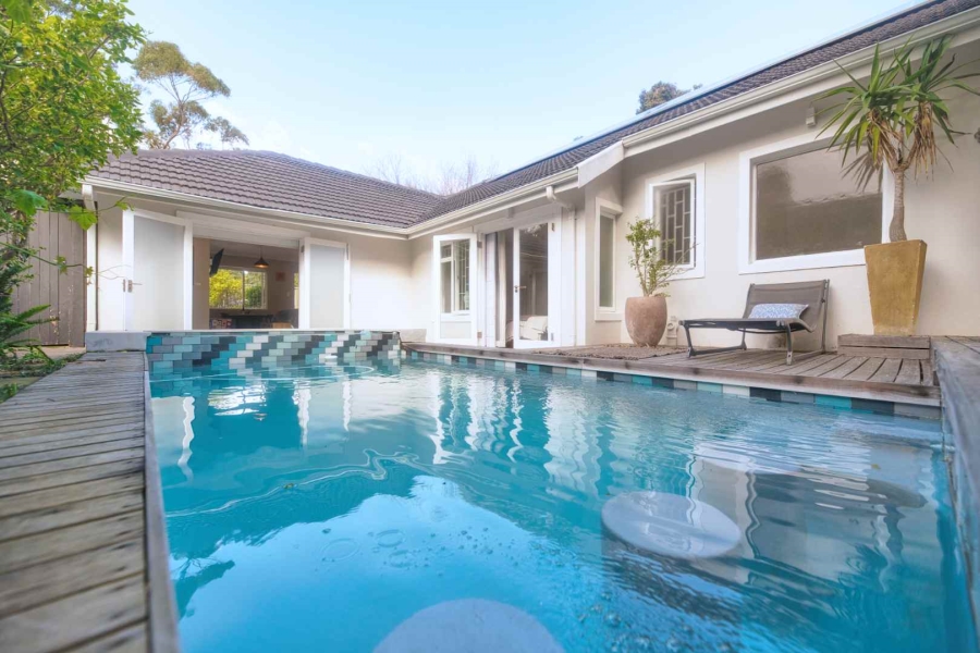6 Bedroom Property for Sale in Northcliff Western Cape